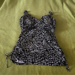 Black and White Tankini Top